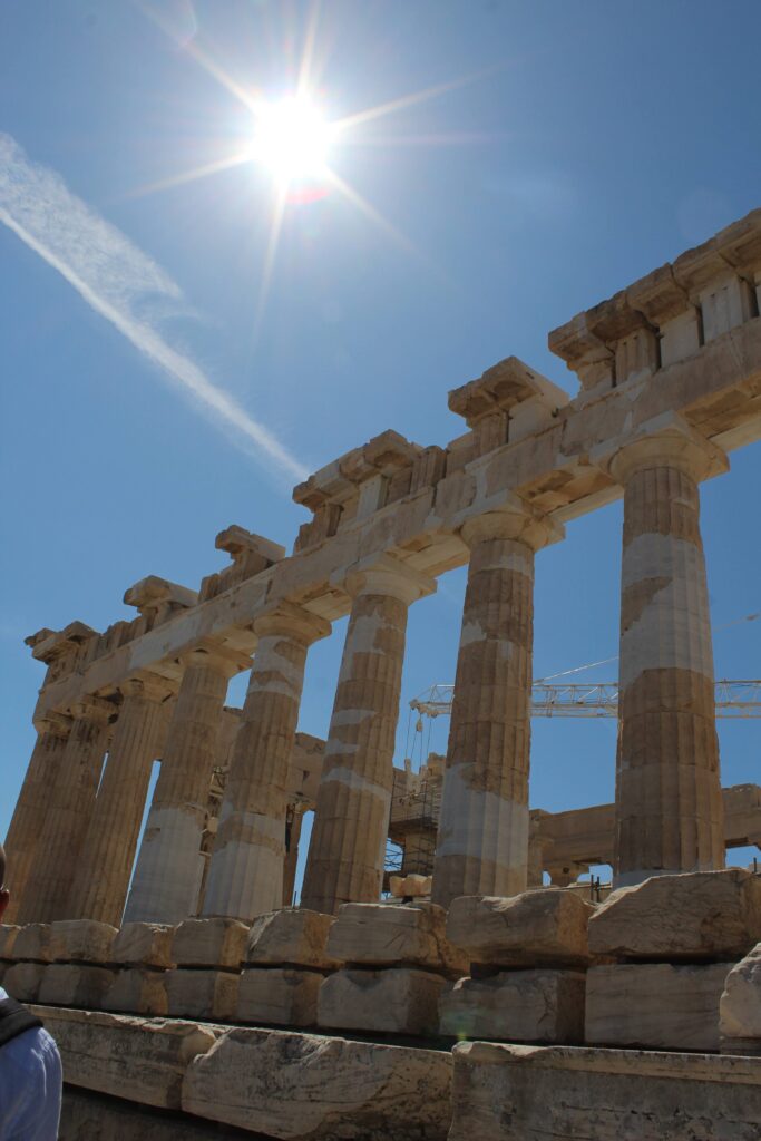 Acropolis--super old stone columns d 